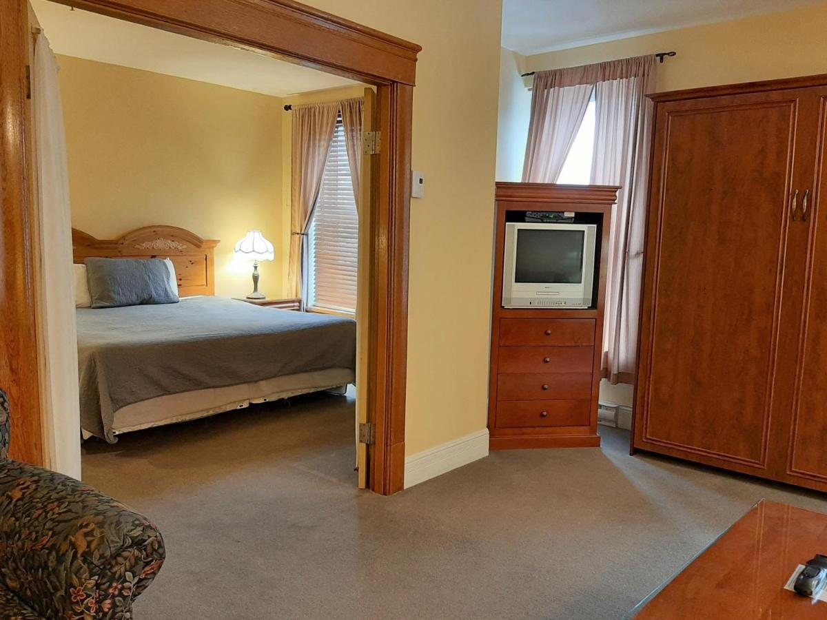 Auberge Le Jardin D'Antoine Montreal Luaran gambar